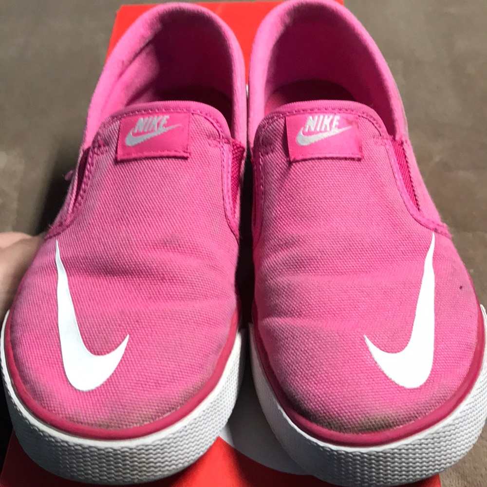 Pink nike slip on